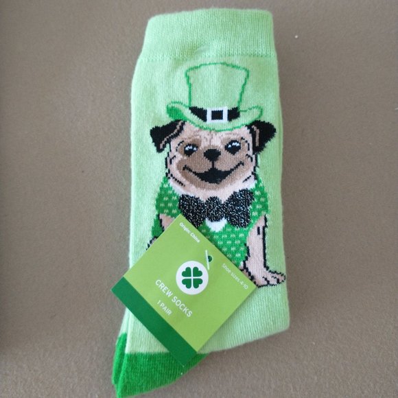 St. Patrick's Day themed Women's size Small t-shirt like new and NWT socks - Picture 2 of 8